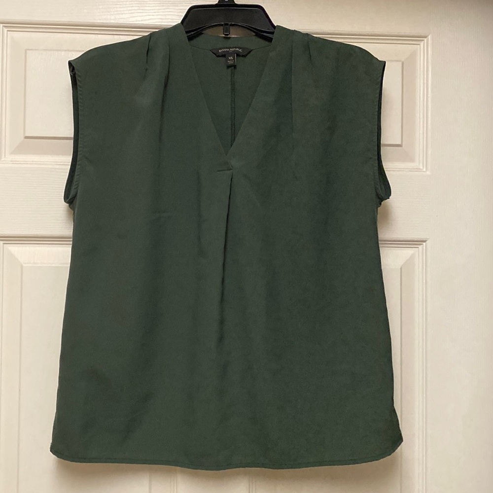 Banana Republic Dark Green Sleeveless Blouse S